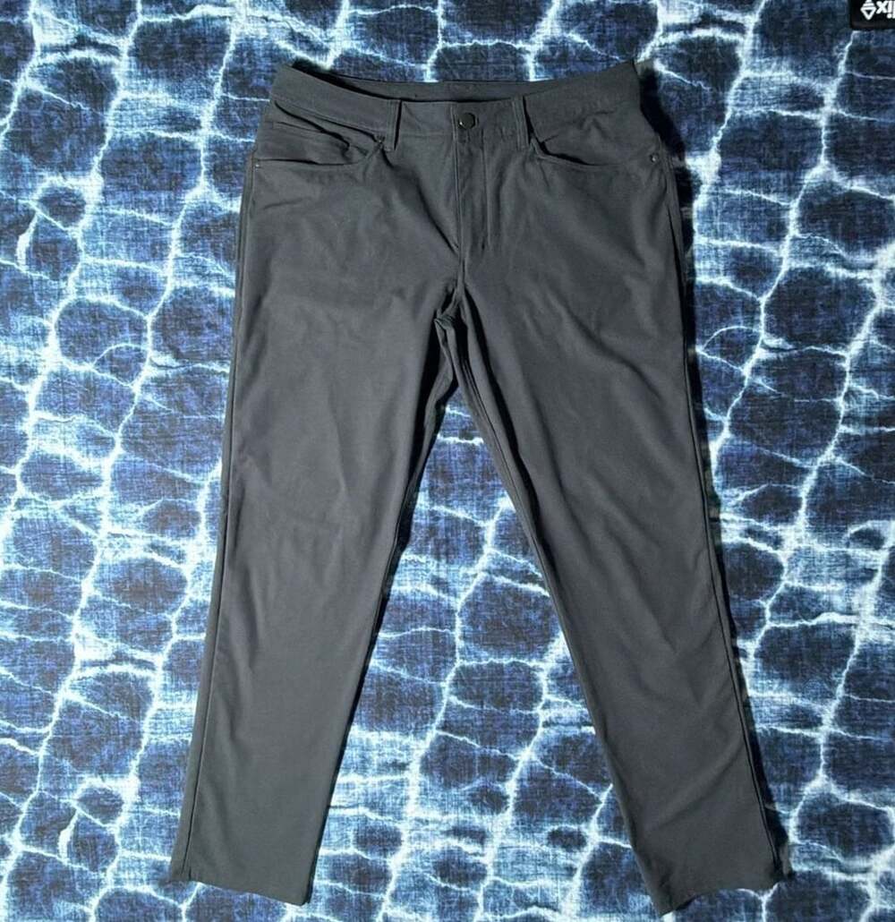 Lululemon Men's Pants Size 34 Gray Warpstreme Slim Fit Casual